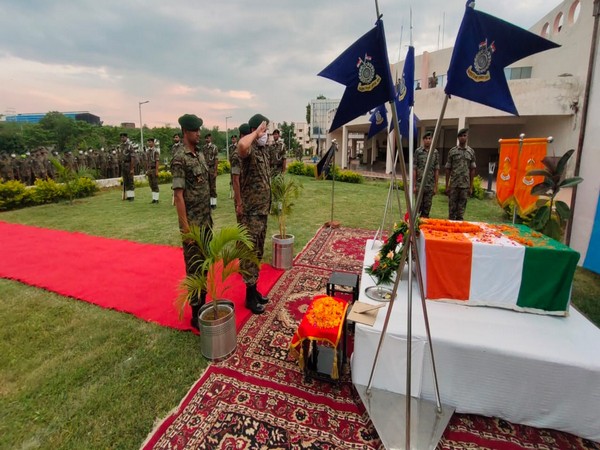 CRPF personnel paying tribute to sniffer dog 'Drone'  in Jharkhand's Gumla. (Photo/ ANI)