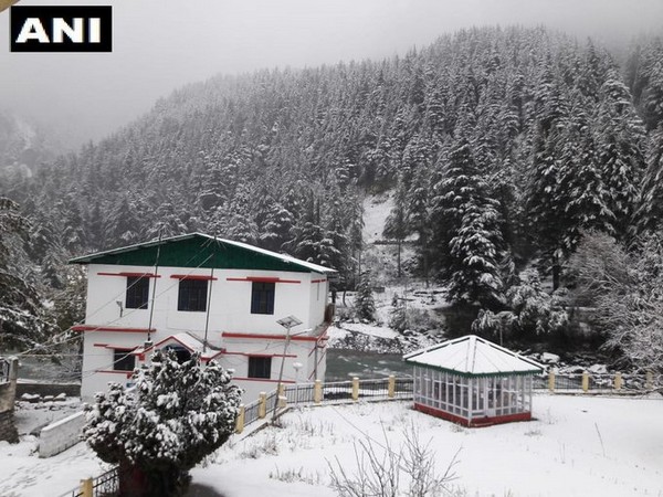 Fresh snowfall in Harsil valley, Uttarkashi. [Photo/ANI]