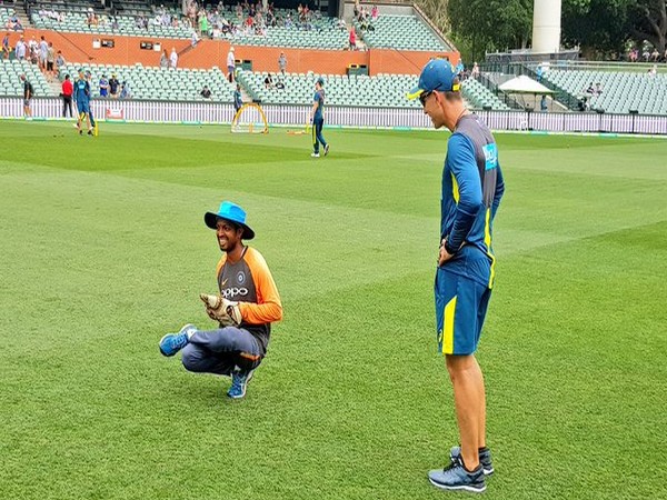 Throwdown expert Raghu with Australian coach Justin Langer (Photo/ BCCI Twitter)