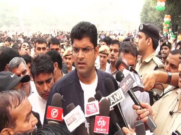 Dushyant Chautala inaugurated the 'Run for Unity' event in Gurugram on Thursday.