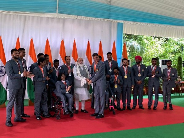 Prime Minister Narendra Modi meets Tokyo Paralympics contingent (Photo/ Prime Minister's Office)
