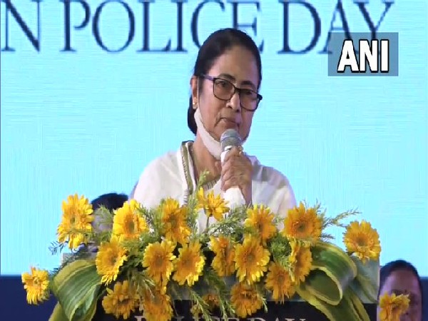 West Bengal Chief Minister Mamata Banerjee addressing during a programme in Kolkata on Wednesday. [Photo/ANI]