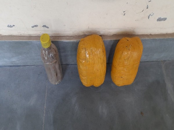 BSF nabs Pak smuggler with over 2 kg suspected heroin. [Photo/ANI]