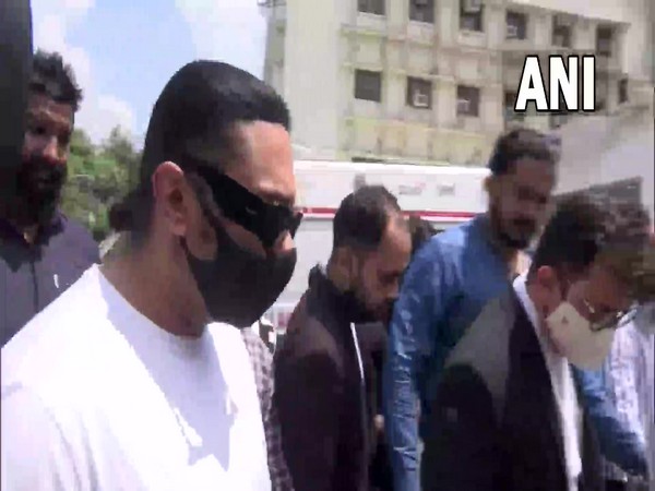 Visual from Yo Yo Honey Singh appearing before Delhi's Tis Hazari court (Photo/ANI)