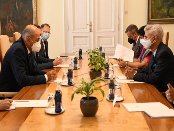 Jaishankar meets Slovenian PM, discusses bilateral ties between countries [Image: Twitter@DrSJaishankar]