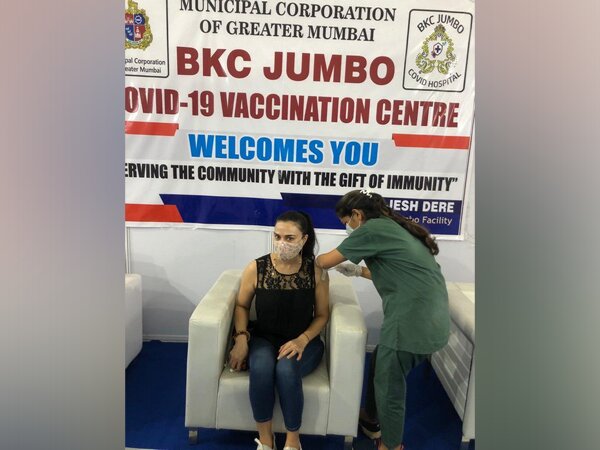 Preity Zinta receiving the second dose of vaccine (Image courtesy: Instagram)