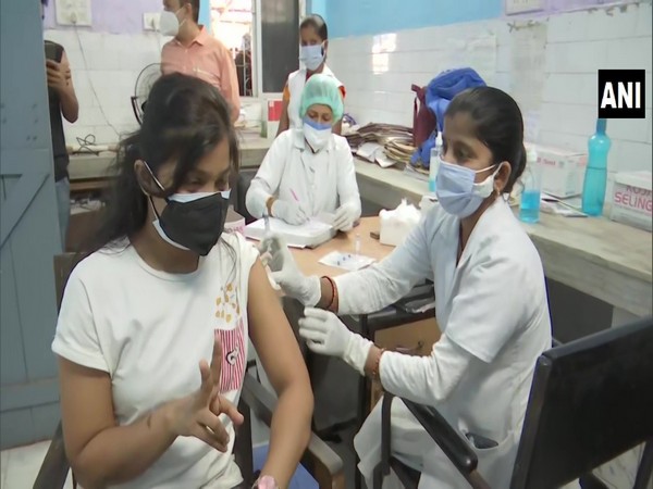 Vaccination drive for people aged 18-44 years underway at New Gardiner Road Hospital in Patna on Sunday. [Photo/ANI]