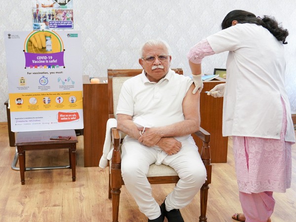 Haryana CM Manohar Lal Khattar administering first dose of COVID vaccine. (Photo: Twitter CM)