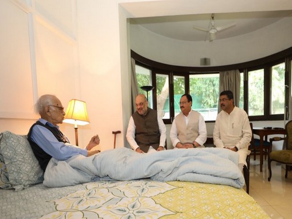 Image tweeted by Amit Shah 