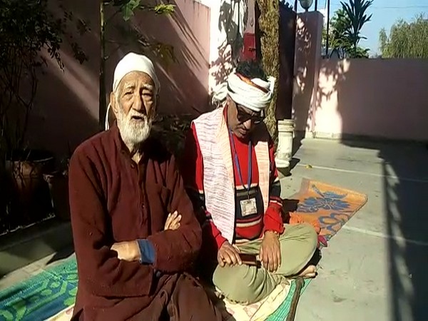 Chipko movement leader Sundarlal Bahuguna (Left) (Photo/ANI)