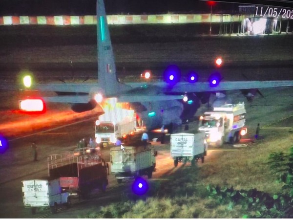 IAF C-130 landed with 200 oxygen concentrators from UK