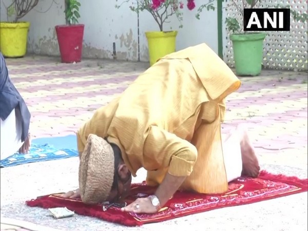Union Minister Mukhtar Abbas Naqvi offering Eid namaz.