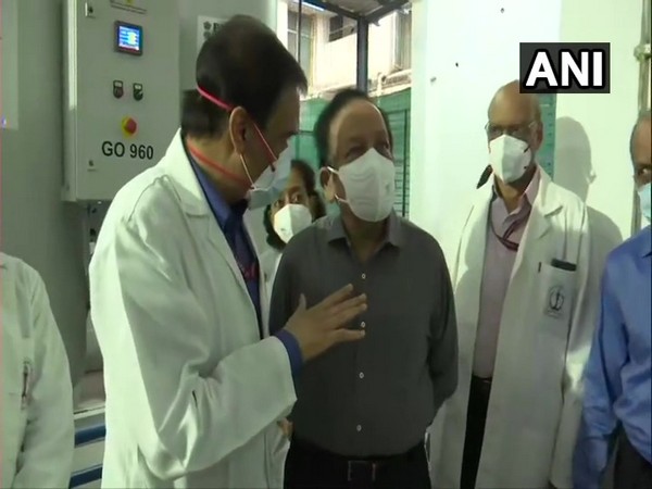 Union Health Minister Dr Harsh Vardhan inspects new Oxygen Concentrator Plant at Safdarjung Hospital.