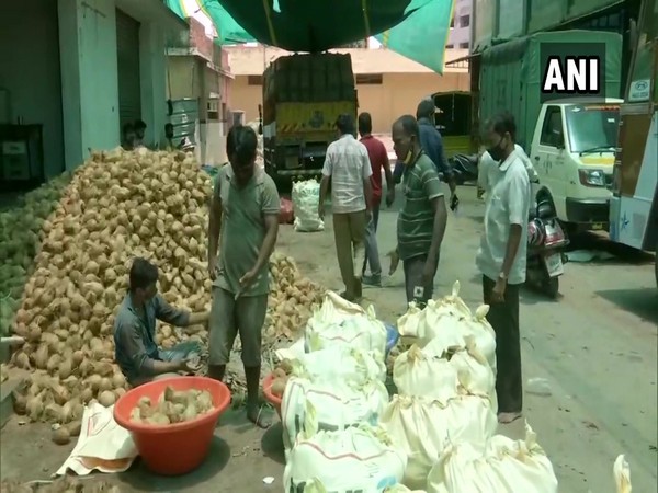 Coconut sellers in Bengaluru suffer losses as their business have been affected by COVID induced lockdown. [Photo/ANI]