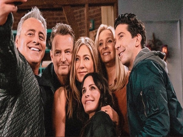 'Friends' star cast (Image courtesy: Twitter)