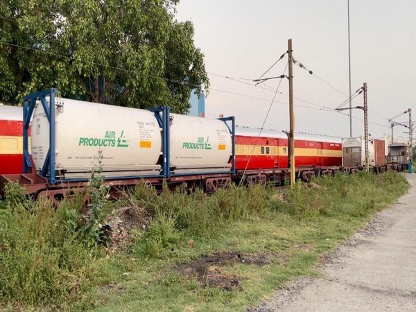 Oxygen Express delivering Liquid Medical Oxygen (Photo Credit: Piyush Goyal Twitter handle)