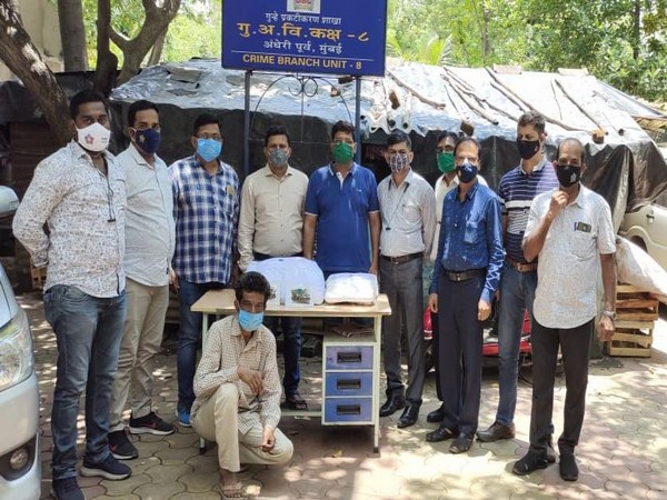 The team of Mumbai Crime Branch who carried out the raid