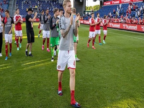 Simon Kjaer along with Denmark teammates (Photo/ Simon Kjaer Twitter)