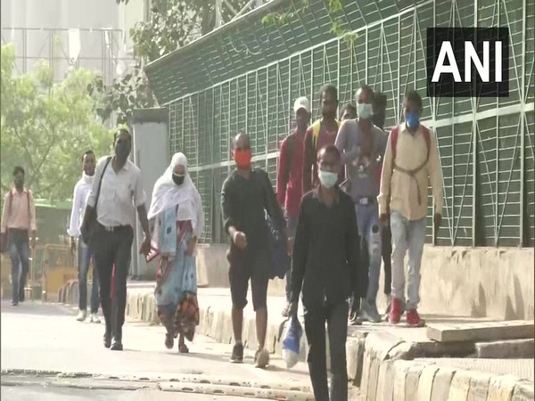 A visual of migrant workers from Anand Vihar ISBT, Delhi  (Photo/ANI)