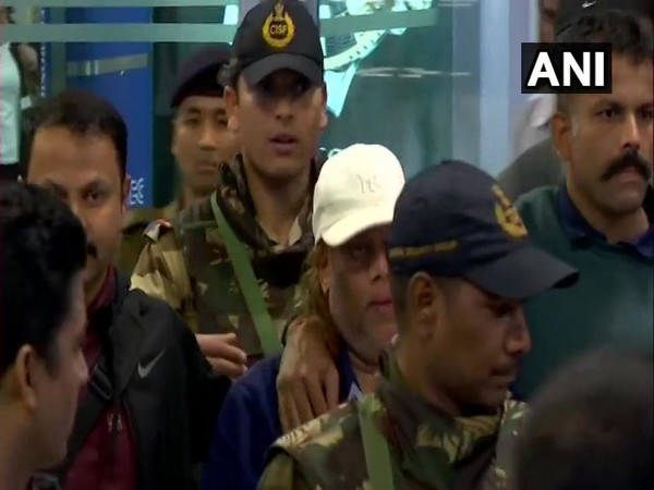 Gangster Ravi Pujari (wearing white cap) [File Photo]