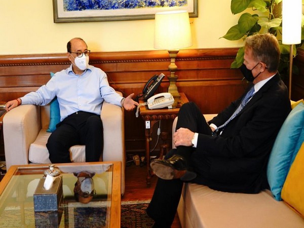 Foreign Secretary Harsh Vardhan Shringla meeting with US acting Ambassador Daniel B Smith. (Photo: MEA Twitter)