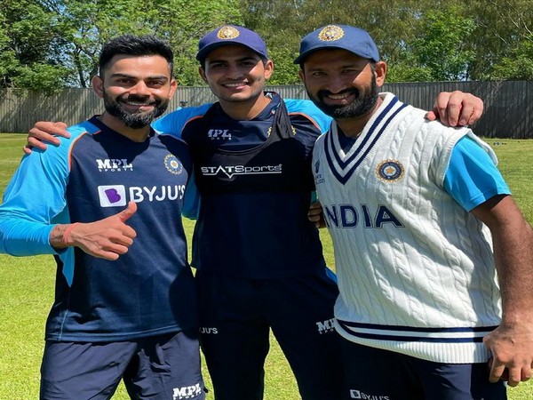 Virat Kohli with Shubman Gill and Cheteshwar Pujara (Photo/ Virat Kohli Twitter)