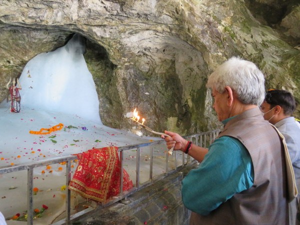 Jammu and Kashmir Lieutenant Governor Manoj Sinha offers prayers at Amarnath cave shrine