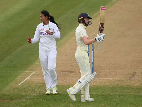 Sneh Rana and Heather Knight in action (Photo/ ICC Twitter)