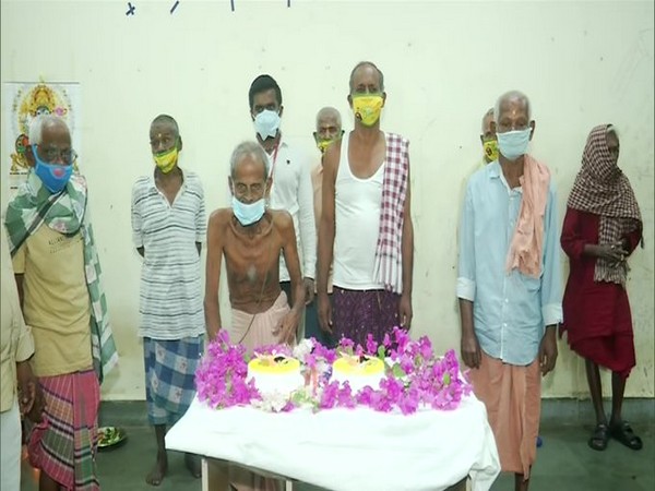 Father's Day celebration at shelter home in Bhubaneswar (Photo/ANI)
