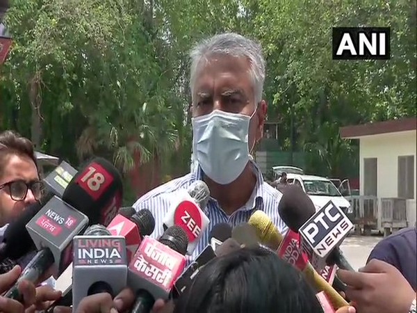 Sunil Jakhar speaking to reporters in Delhi on Wednesday. [Photo/ANI]