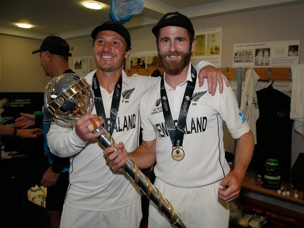 BJ Watling with Kane Williamson (Photo/ BlackCaps Twitter)
