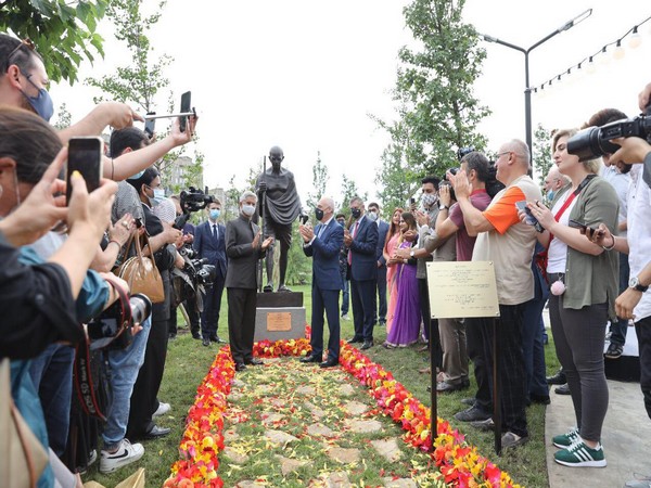 EAM Jaishankar, Georgian counterpart unveil Mahatma Gandhi's statue in Tbilisi Park