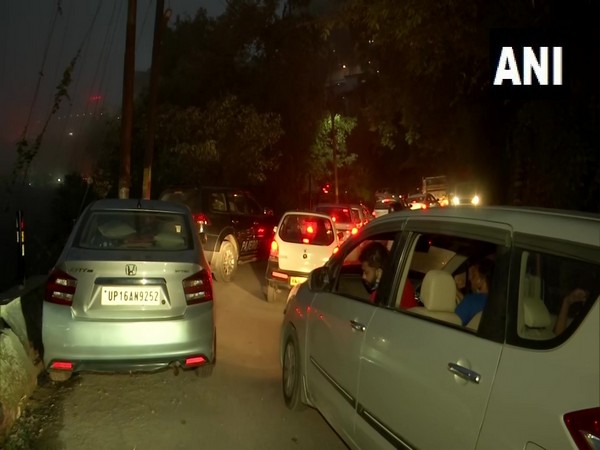 Visual of traffic on roads of Mussoorie (Photo/ANI)