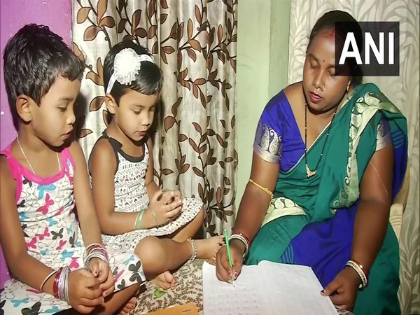 Smrutirekha Behera with her daughters in Bhubaneswar (Photo/ANI)