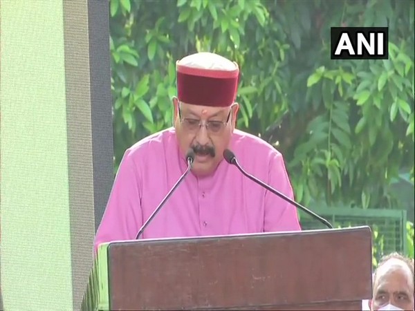 BJP MLA Satpal Maharaj takes oath as the Uttarakhand cabinet minister in Dehradun on Sunday. [Photo/ANI]