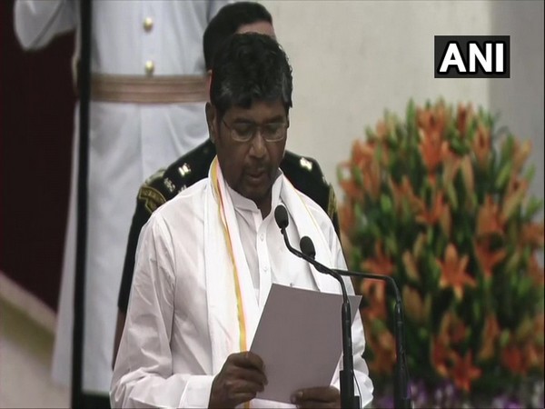 Lok Janshakti Party president Pashupati Kumar Paras at Rashtrapati Bhavan (Photo/ANI)
