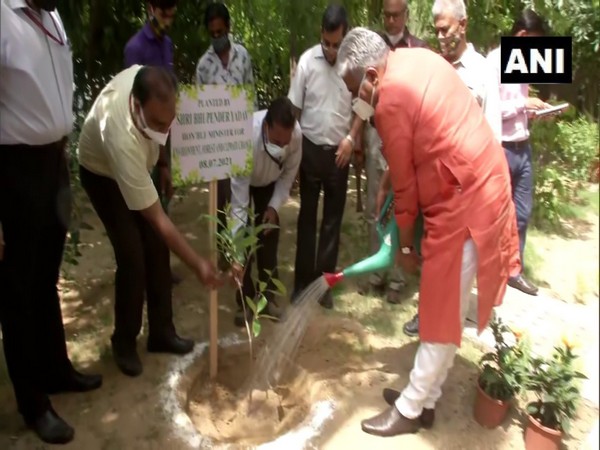 Bhupender Yadav, who took charge as Union Environment Minister on Thursday, plants a sapling. [Photo/ANI]