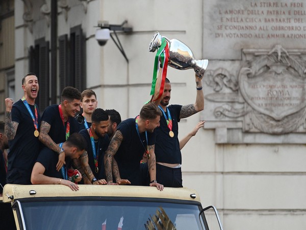 Italy celebrate their triumph in Rome (Photo/ UEFA Euro 2020 Twitter)