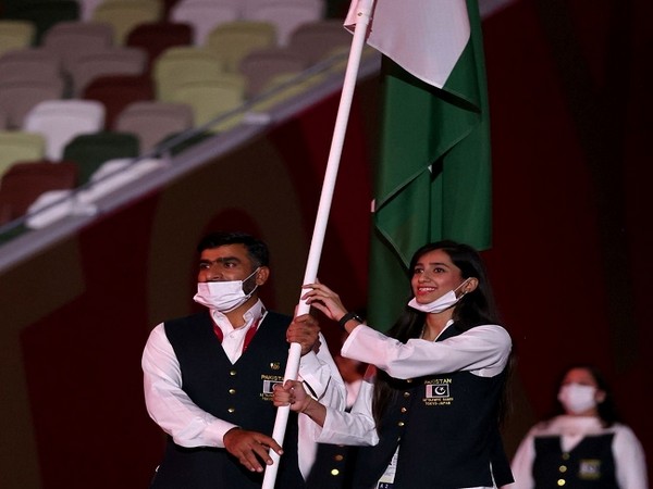 Pakistan Olympic team flag bearers (Image: Quetta Gladiators')