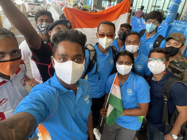 Indian archery team (Photo: Twitter/Atanu Das)