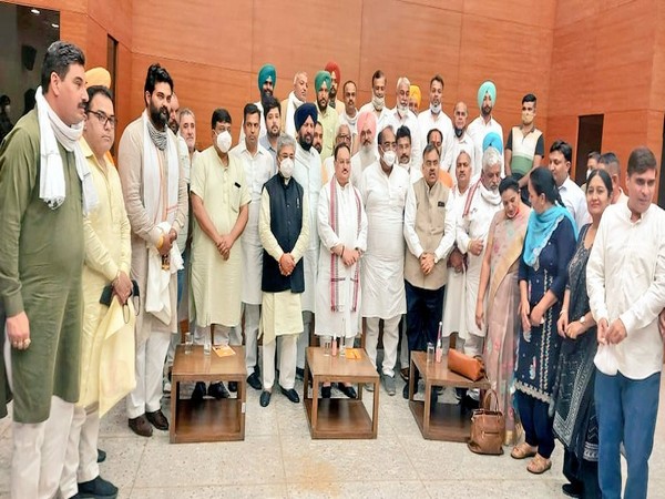 BJP chief JP Nadda with Punjab BJP leaders (Photo/ANI)