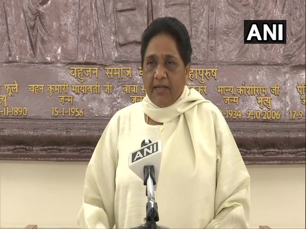BSP chief Mayawati addressing a press conference (Photo/ANI)