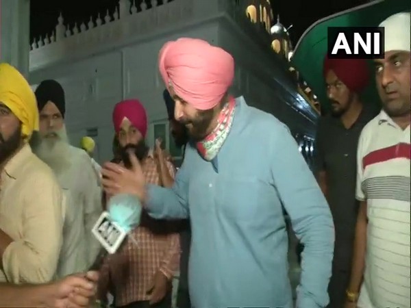 Newly appointed Punjab Congress President Navjot Singh Sidhu at Gurudwara Shri Dukhniwaran Sahib in Patiala. [Photo/ANI]