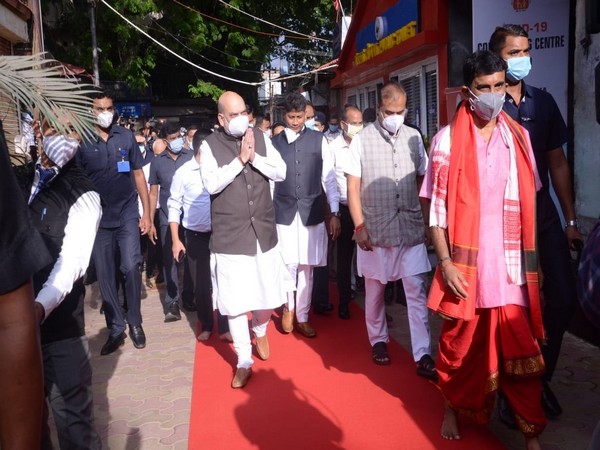 Home Minister Amit Shah at the Kamakhya temple in Guwahati with Assam Chief Minister Himanta Biswa Sarma. (Photo: Twitter @himantabiswa)