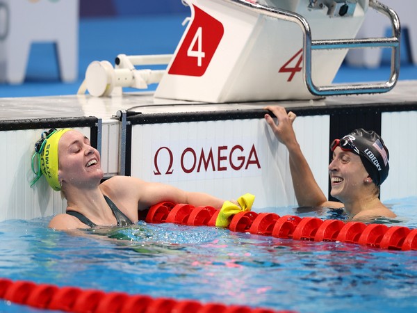 Ariarne Titmus and Katie Ledecky (Photo: Twitter/Tokyo 2020)