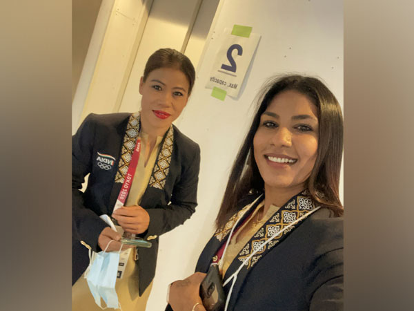 CA Bhavani Devi with MC Mary Kom (Photo: Twitter/CA Bhavani Devi)