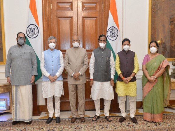 Union Ministers with President Ram Nath Kovind (Photo/ANI)