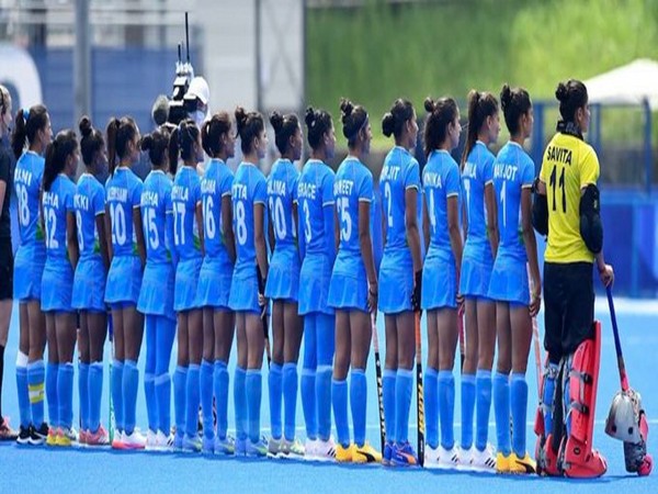 India women's hockey team (Photo/ Smriti Irani Twitter)
