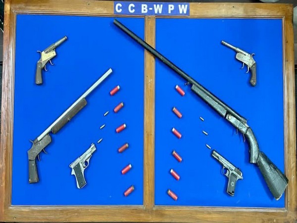 Seized weapons  (Photo: Sandeep Patil, Joint Commissioner of Police, Bengaluru Twitter handle)