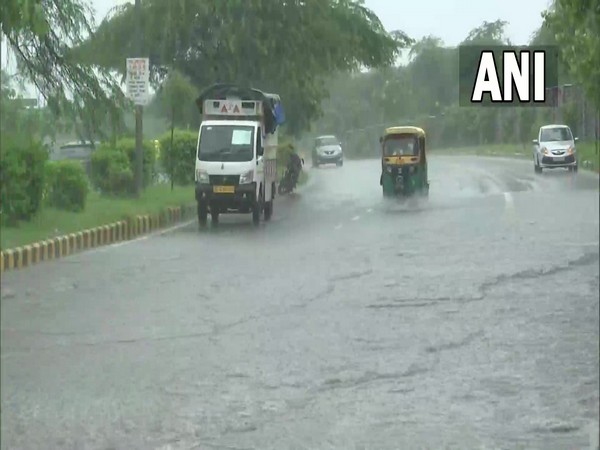 Delhi has received rainfall today. (Photos/ANI)